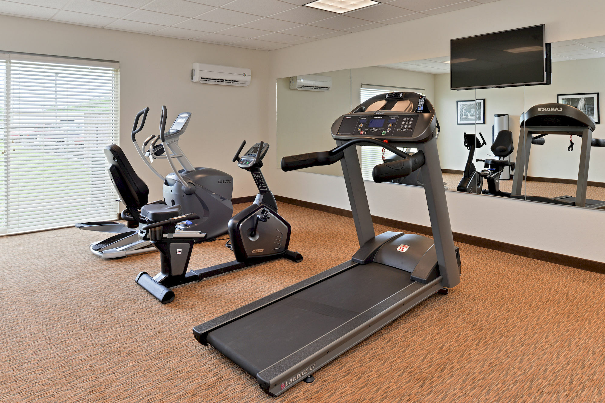 מרידיאן Sleep Inn & Suites מראה חיצוני תמונה